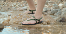 Load image into Gallery viewer, Custom Wokova Feather Sandal